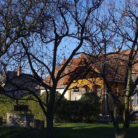 Dévényi Vendégház Csesznek Esterno foto