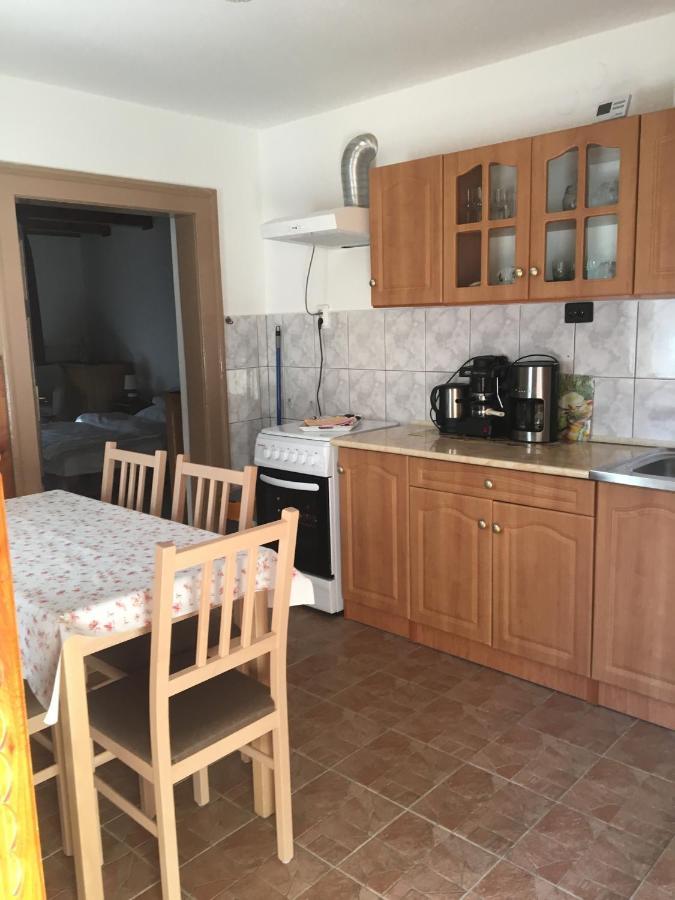 Dévényi Vendégház Csesznek Esterno foto