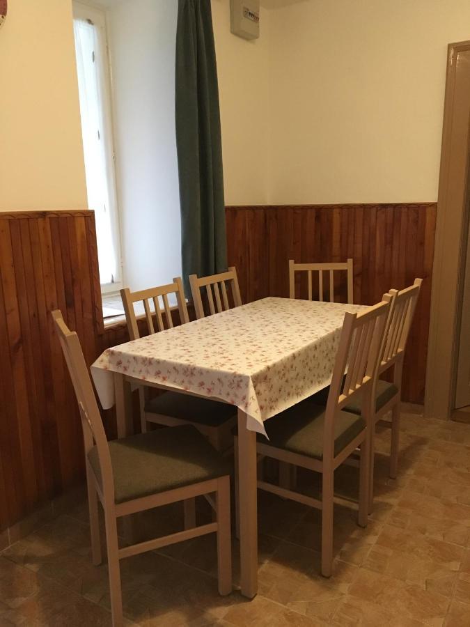 Dévényi Vendégház Csesznek Esterno foto