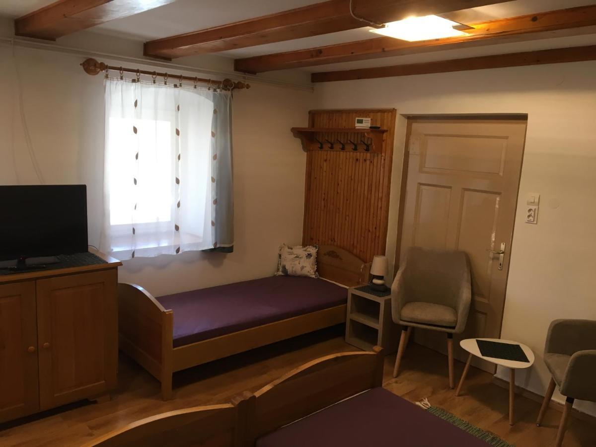 Dévényi Vendégház Csesznek Esterno foto