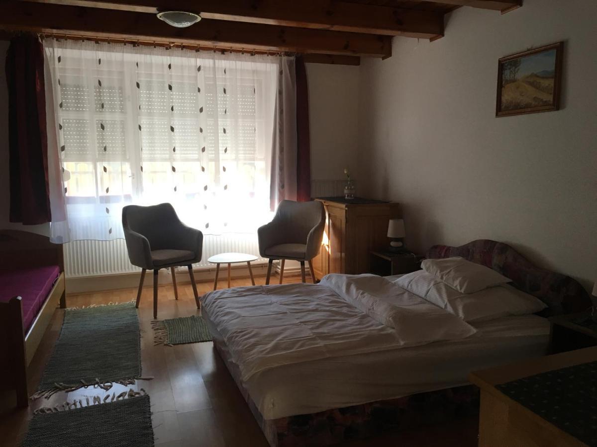 Dévényi Vendégház Csesznek Esterno foto