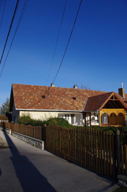 Dévényi Vendégház Csesznek Esterno foto