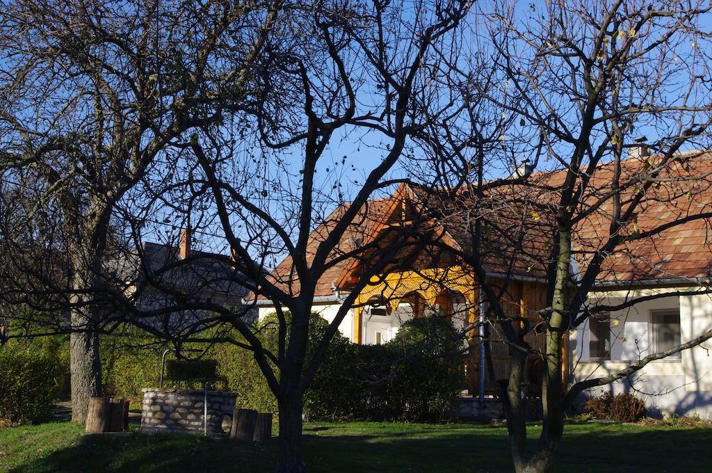 Dévényi Vendégház Csesznek Esterno foto