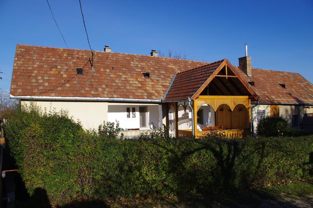 Dévényi Vendégház Csesznek Esterno foto